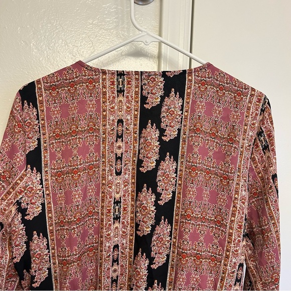 BCBGMaxAzria Women’s Size Large Surplice Asymmetrical Top Black & Pink Print - Picture 10 of 11